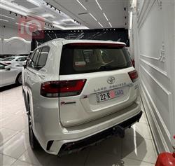 تۆیۆتا لاند کروزەر